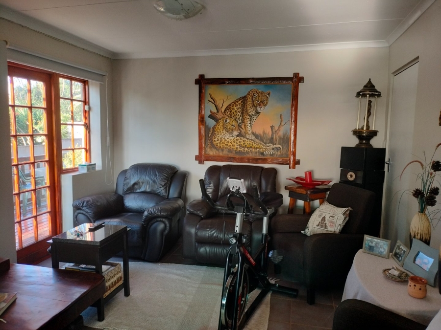 4 Bedroom Property for Sale in Fraaiuitsig Western Cape